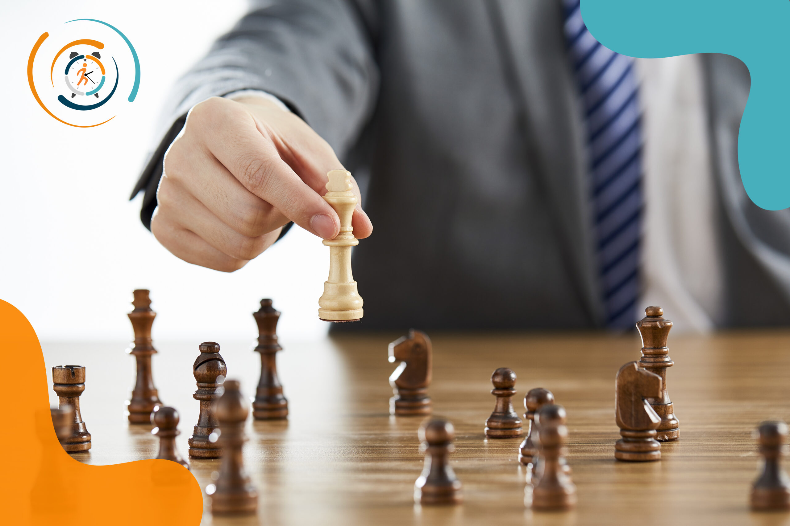 Dirigeant déplaçant une pièce d'échecs pour illustrer la stratégie d'entreprise et la compétitivité.
